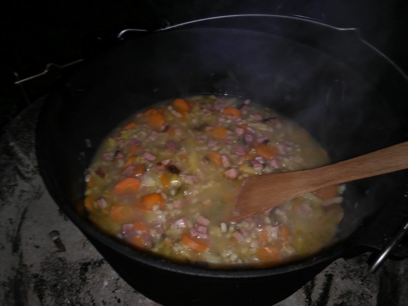 Tiroler Gerstlsuppe aus dem Dutch Oven