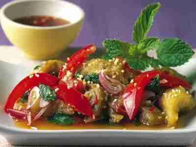 Knuspriger Auberginensalat