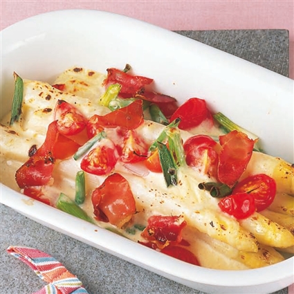 Spargel-Tomaten-Gratin mit Schinken