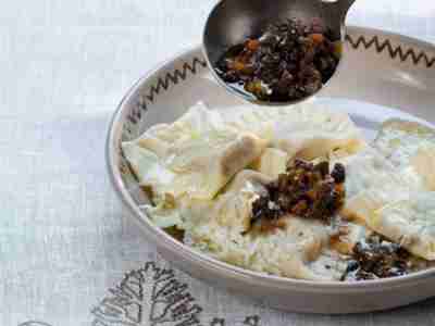 Apfel-Pflaumen-Ravioli mit Wildschweinsugo