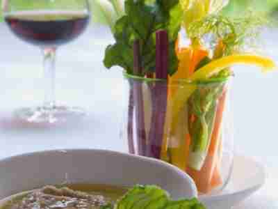 Gemüse mit warmer Sardellensauce