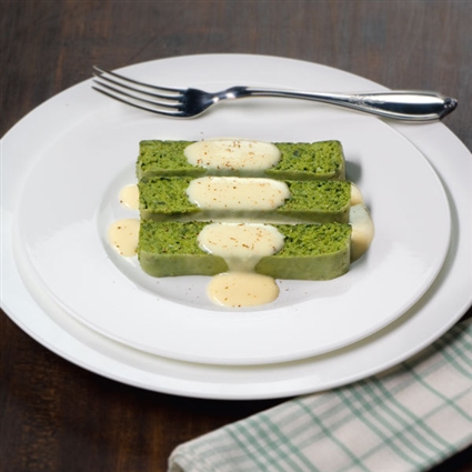 Spinatflan mit Käsesauce