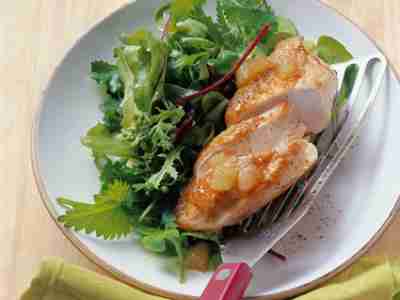 Zitronenhähnchen mit Wildkräutersalat