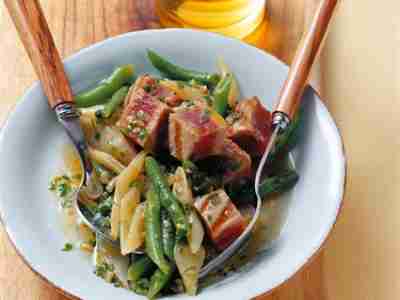 Gegrillter Thunfischsalat mit zweierlei Bohnen