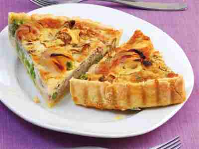 Walnussquiche mit Erbsen
