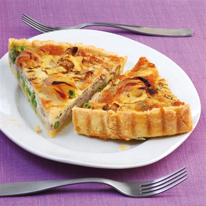 Walnussquiche mit Erbsen