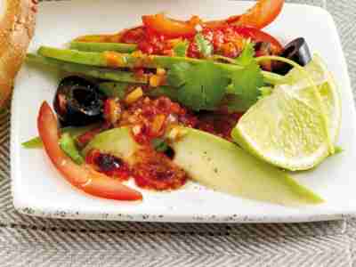 Orientalischer Avocado-Tomaten-Salat