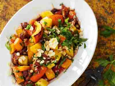 Salat aus gebackenem Ofengemüse mit Orient-Dressing