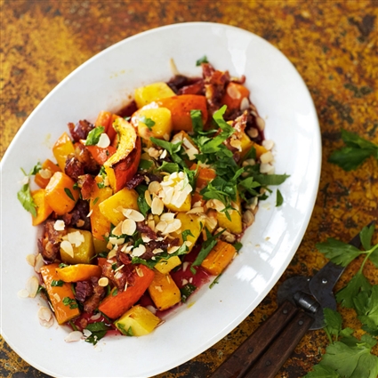 Salat aus gebackenem Ofengemüse mit Orient-Dressing