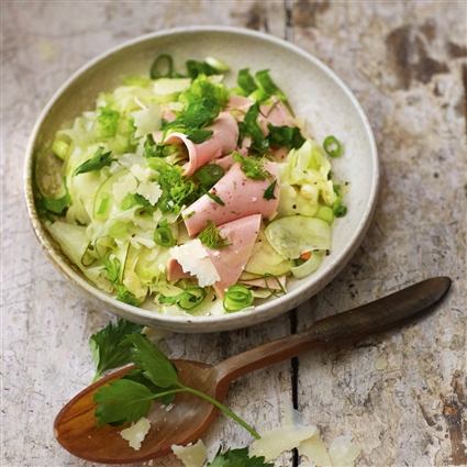 Feiner Wurstsalat in leichter Apfelessig-Vinaigrette