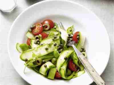 Schneller Zucchininudel-Salat
