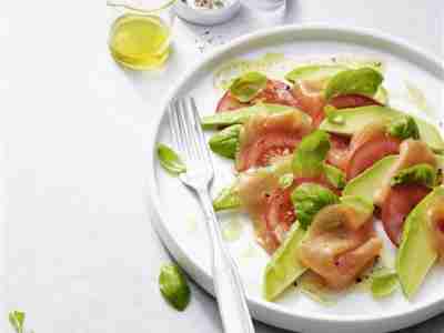 Schnelles Avocado-Lachs-Caprese