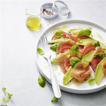Schnelles Avocado-Lachs-Caprese