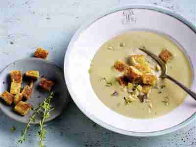Maronensuppe mit Thymian-Croûtons