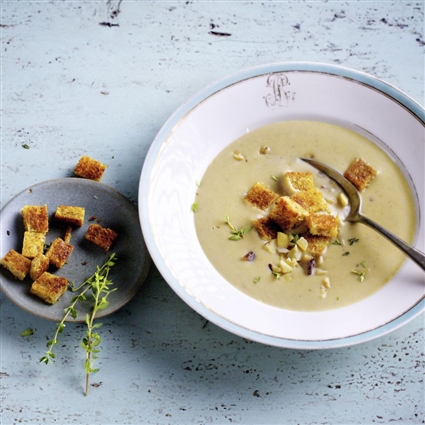 Maronensuppe mit Thymian-Croûtons