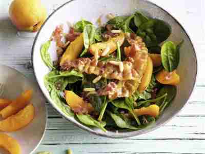 Spinat-Aprikosen-Salat