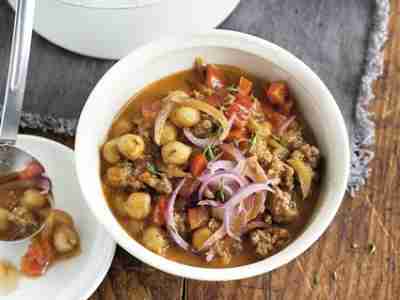 Paprika-Kichererbsen-Topf mit Hackfleisch