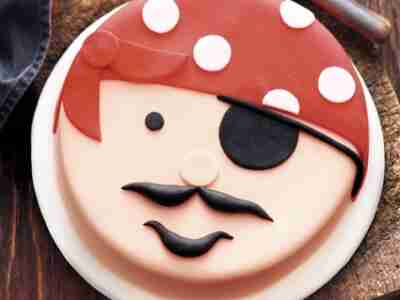 Fondanttorte Piratentorte