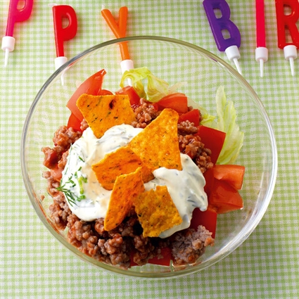 Schichtsalat mit Tortillachips