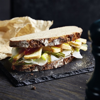 Käsesandwich mit Rettich