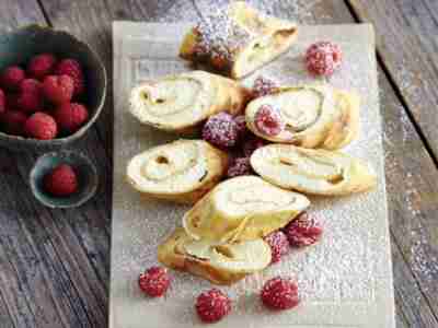 Zitronencrêpes mit Beeren