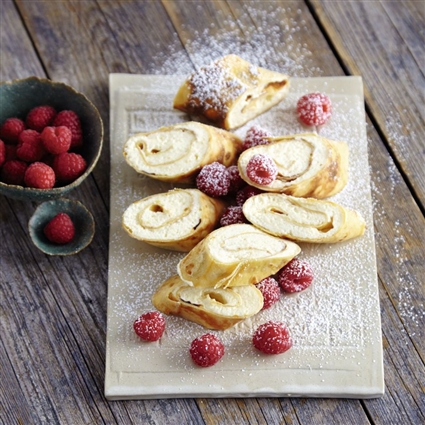 Zitronencrêpes mit Beeren