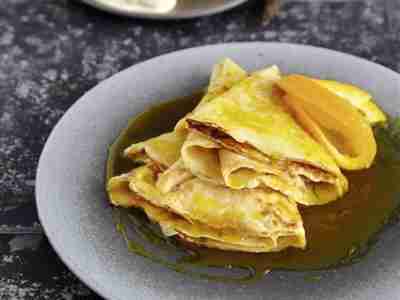 Crêpes Suzette mit Orangensirup