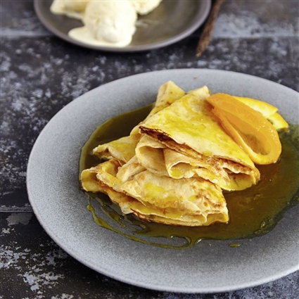 Crêpes Suzette mit Orangensirup