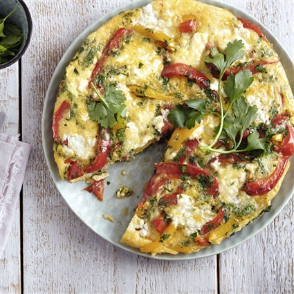 Kräuter-Frittata mit Paprika und Feta