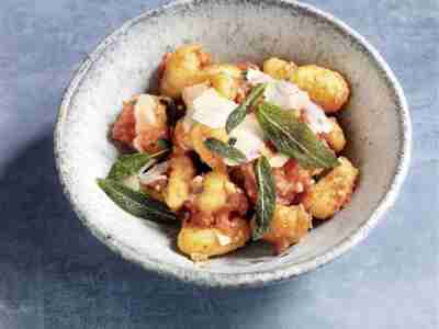 Salbei-Tomaten-Gnocchi