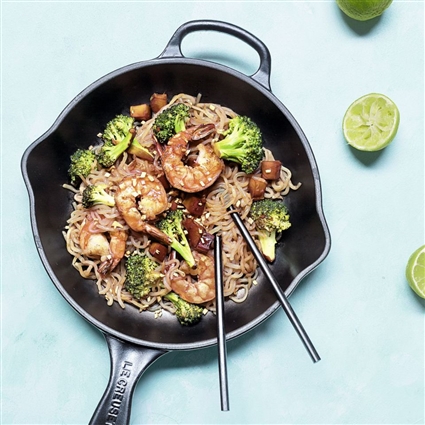 Konjak-Asia-Nudelpfanne mit Garnelen