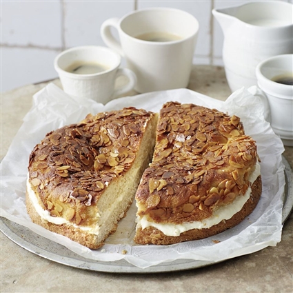 Bienenstich mit Orangenblüten-Creme