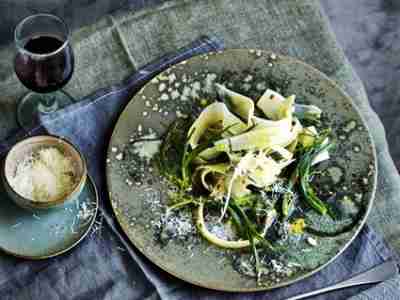 Aglio olio mit Mönchsbart und Schwarzwurzeln