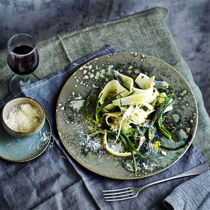 Aglio olio mit Mönchsbart und Schwarzwurzeln