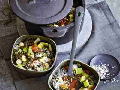 Schwarzkohleintopf mit Fenchel, Champignons und Tomaten