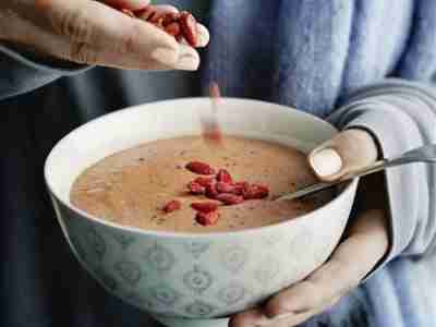 Amarant-Porridge mit Goji-Beeren-Power