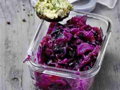 Rotkohlsalat mit Matjes-Talern