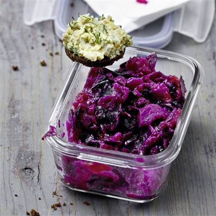 Rotkohlsalat mit Matjes-Talern