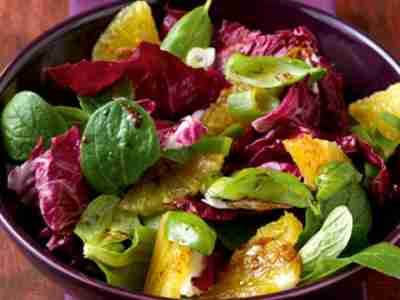Radicchio mit Feldsalat und Orange