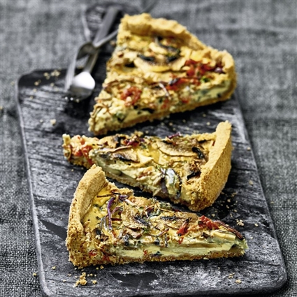 Nussige Pilzquiche mit Ziegenkäse