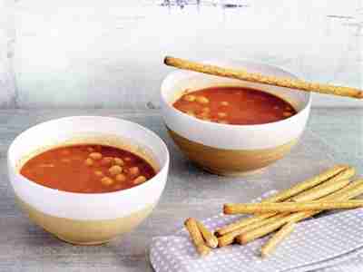 Schnelle Tomaten-Kichererbsen-Suppe