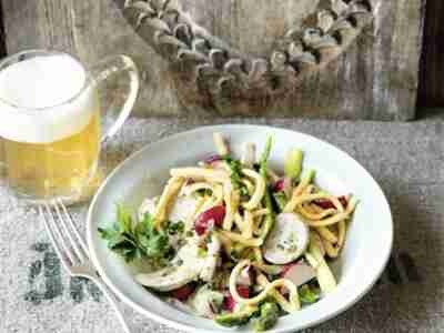 Weißwurstsalat mit Spargel