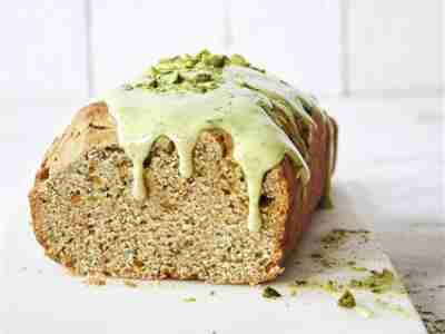 Zuckerfreier Avocadokuchen mit Pistazien