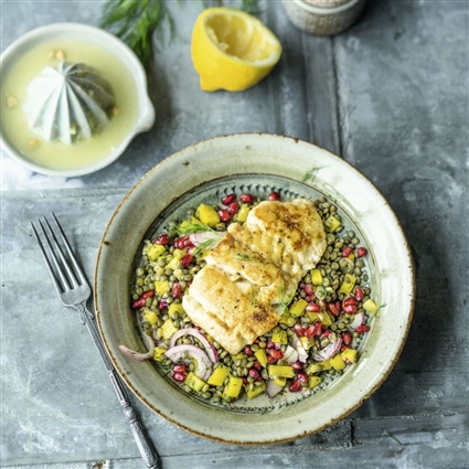 Fruchtiger Linsensalat mit Fisch
