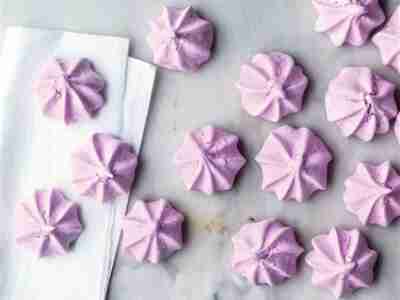 Aquafaba-Baiser mit Beeren