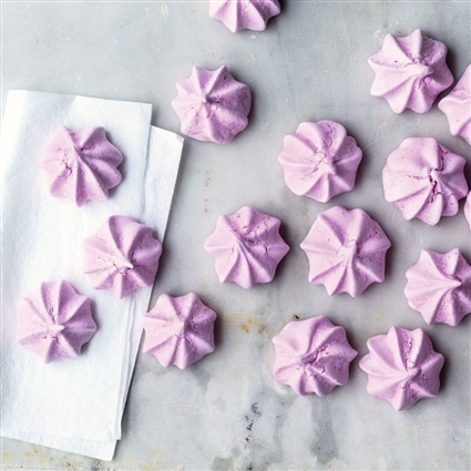 Aquafaba-Baiser mit Beeren