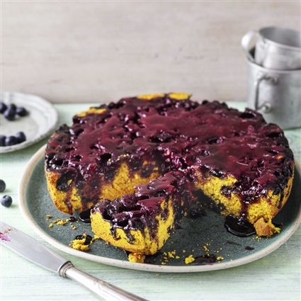 Blaubeer-Kurkuma-Kuchen »Upside down«