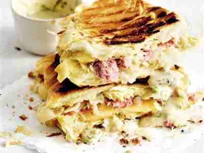 Reuben-Croissants