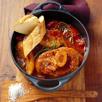 Osso Bucco mit Thymian-Tomaten-Sauce und neuen Kartoffeln