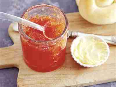 Rosa Grapefruit-Konfitüre mit Aperol